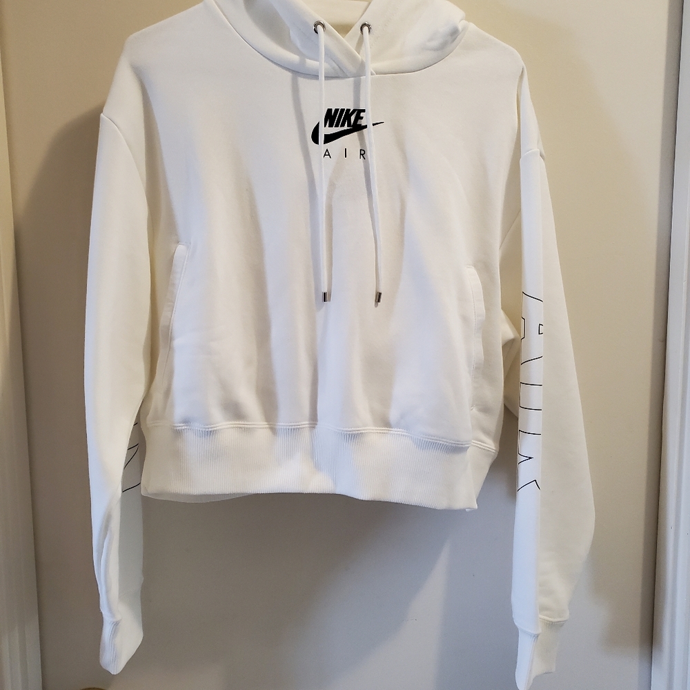 *Brand new* Nike cropped hoodie
